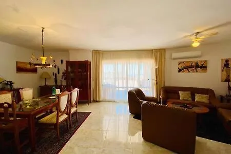 Gran ático Al Lado De La Playa Apartamento *