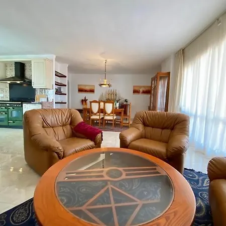 Gran ático Al Lado De La Playa Apartamento *